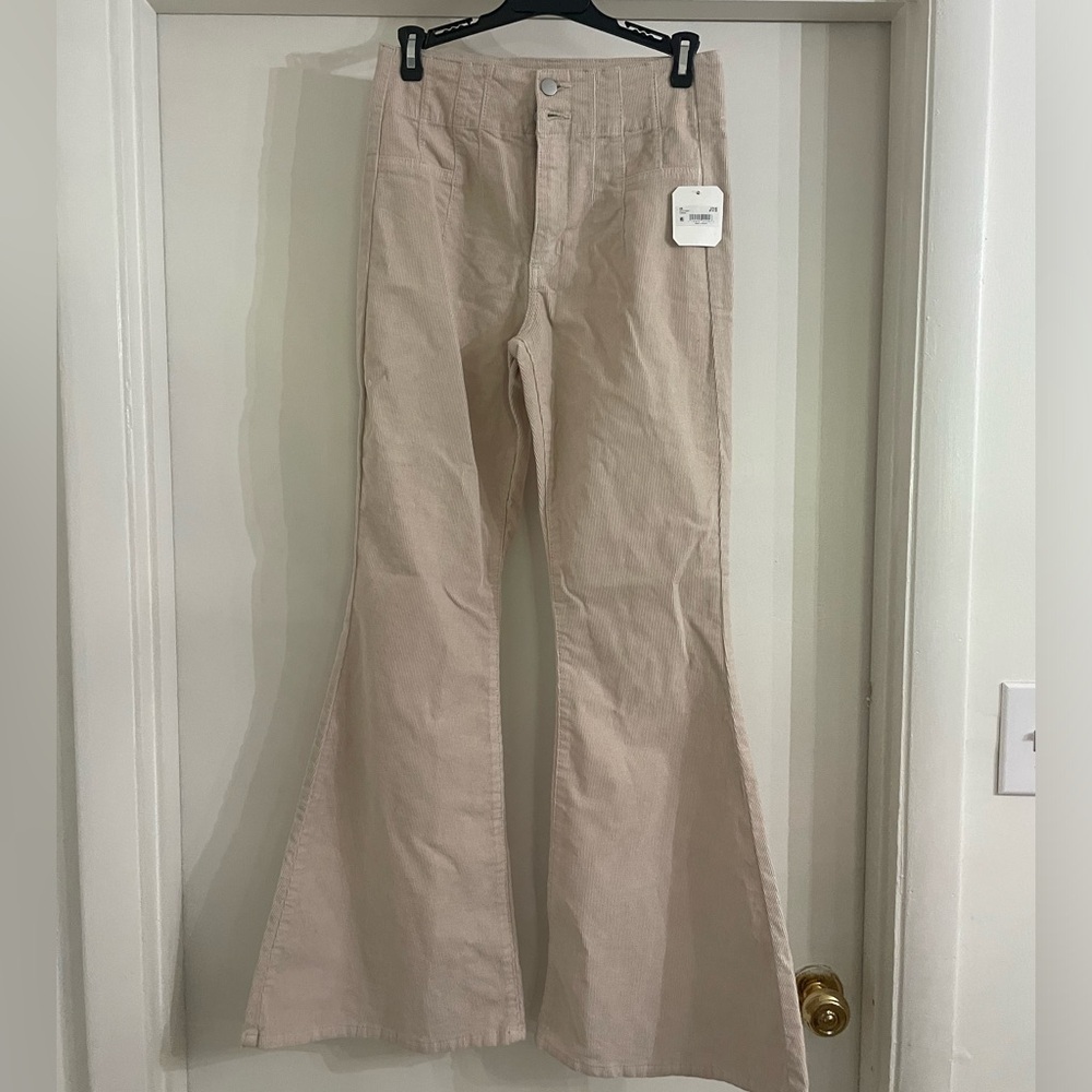 Altar'd state cream, ribbed, flare plants, size 25
